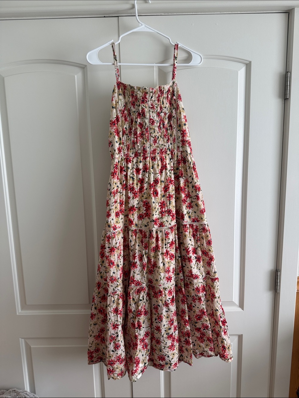 Women’s Floral Tiered Maxi Sundress in Cream & Red Size M